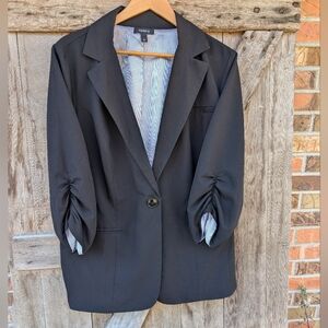 5 For $99! Torrid Black Ruched Sleeve Blazer - Size 3